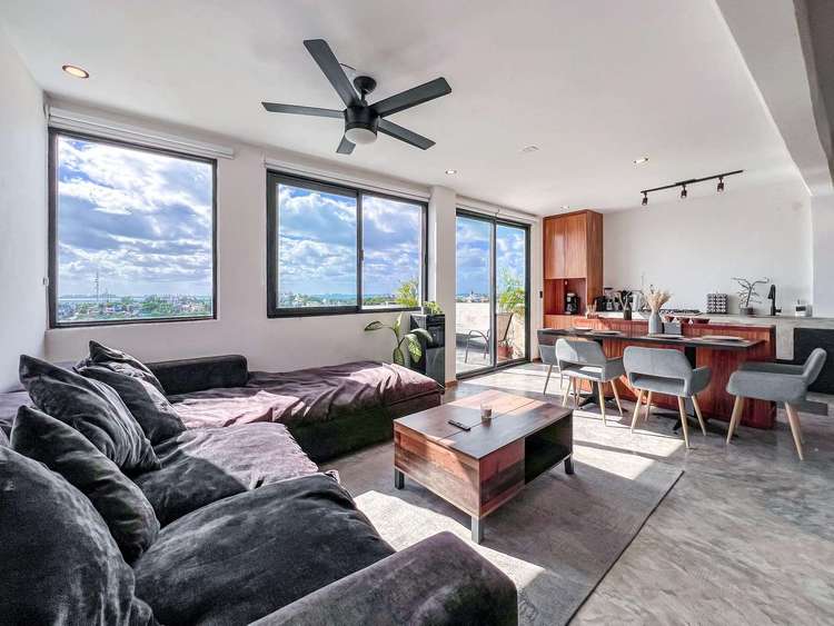 Isla Bistro Condos – Penthouse Preview 0