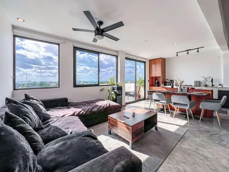 Isla Bistro Condos – Penthouse Preview 0