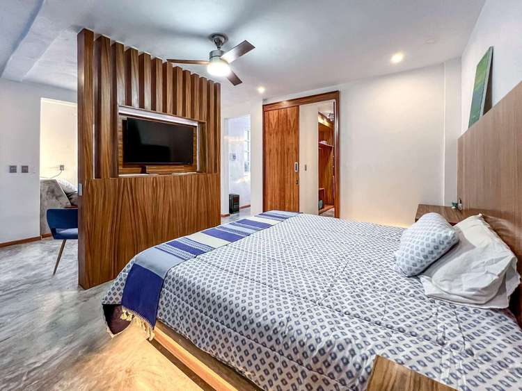 Isla Bistro Condos – Sunrise/Sunset Condos Preview 0