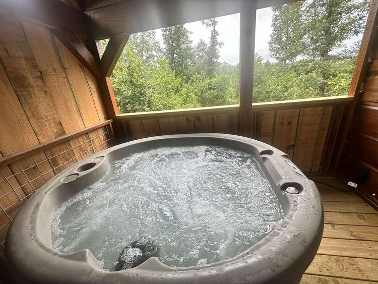 Snuggle Time - Hot Tub, Fireplace, Hiking, Wi-Fi Preview 0
