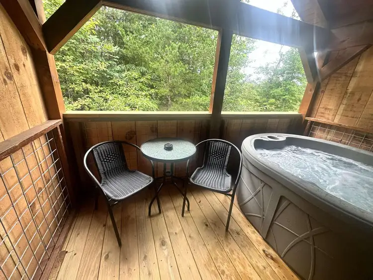 Hideaway Holler - Hot Tub, Fireplace, Wi-Fi Preview 0