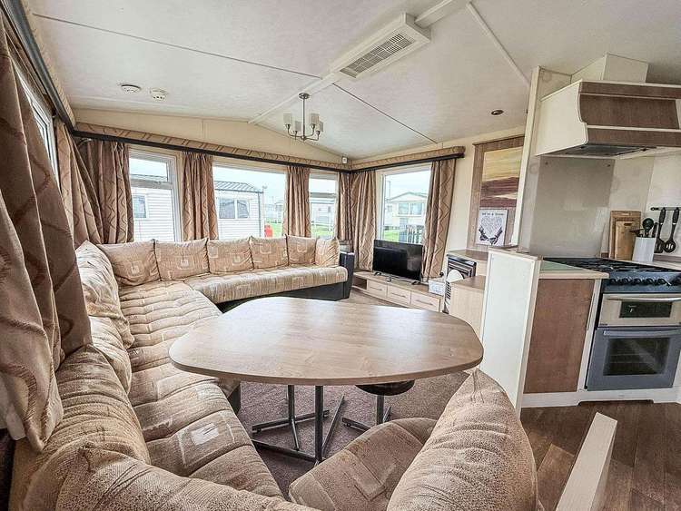 50015J⭐ – Jay, 3 bed, 8 berth caravan with side decking, D/G and C/H. Ruby rated. Preview 4