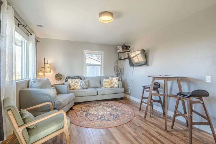 Broadway Bungalow Vacation Rental Preview 0