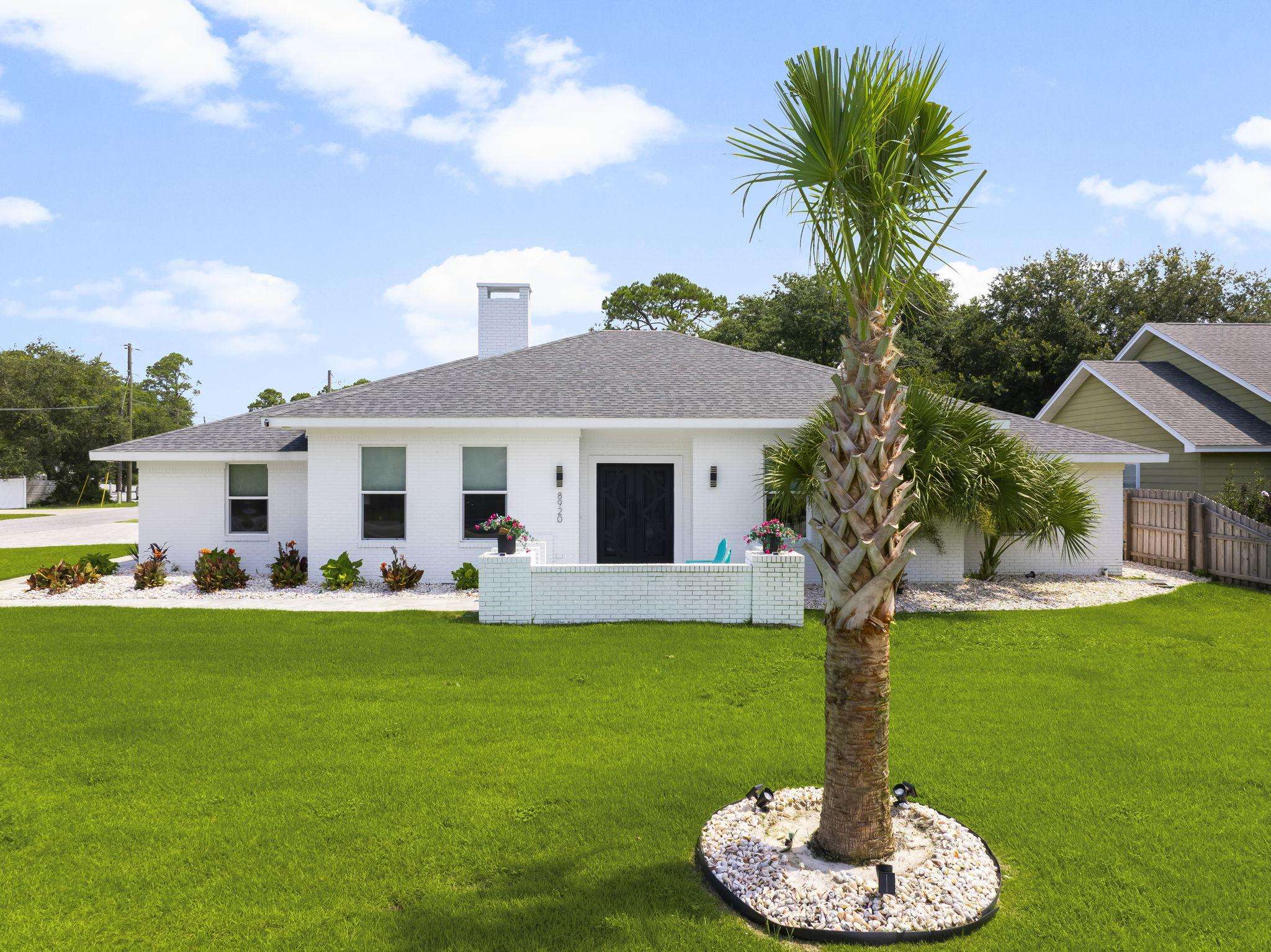 8920 N Lagoon Dr | License to Chill