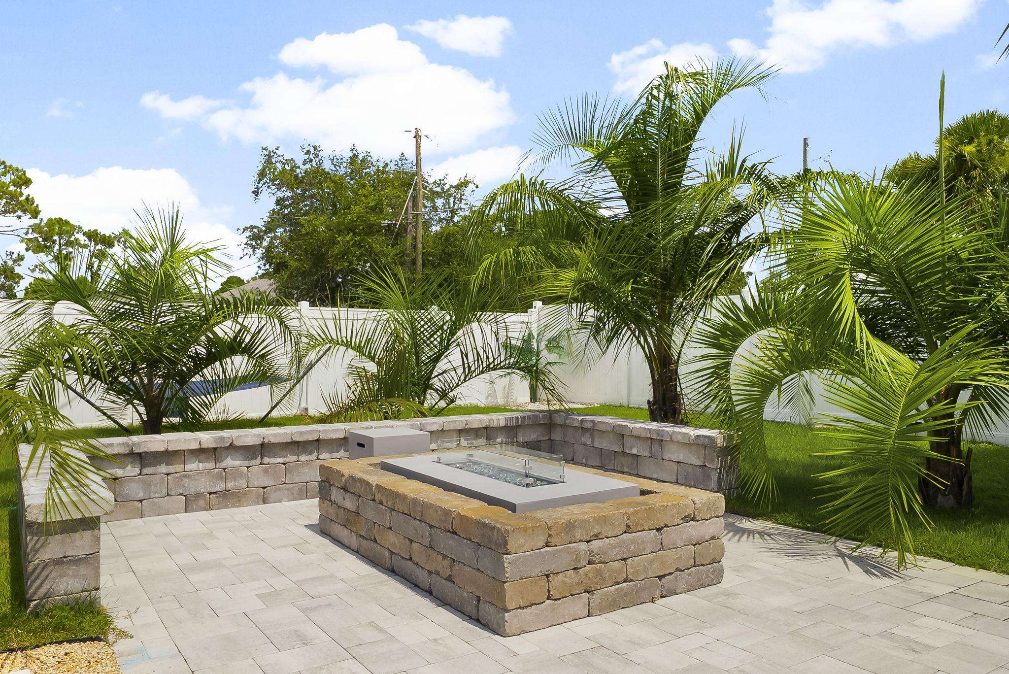 8920 N Lagoon Dr | License to Chill