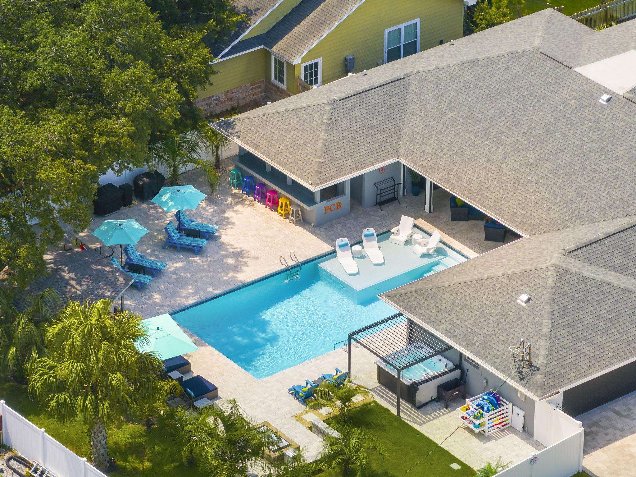 8920 N Lagoon Dr | License to Chill