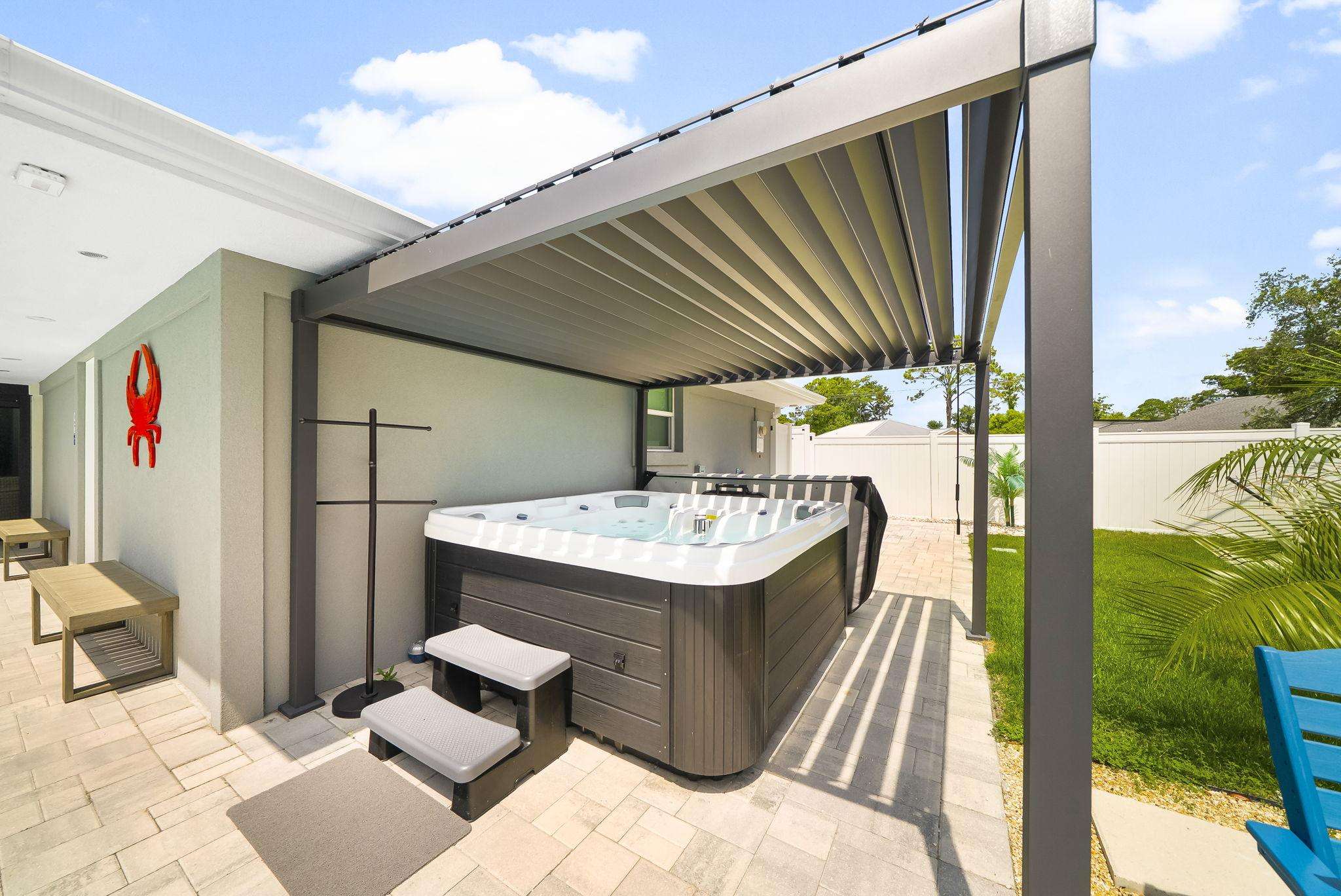 8920 N Lagoon Dr | License to Chill