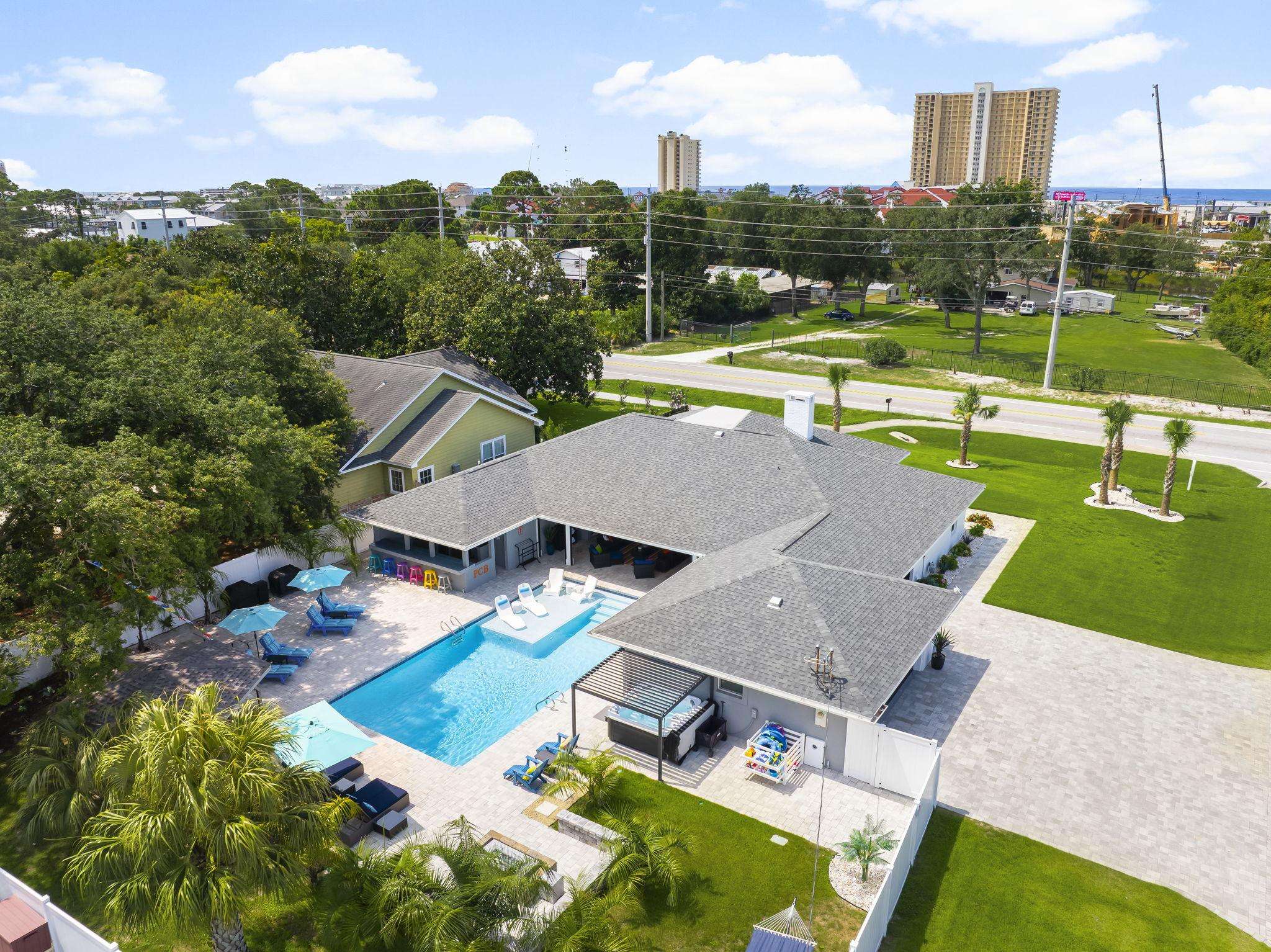 8920 N Lagoon Dr | License to Chill