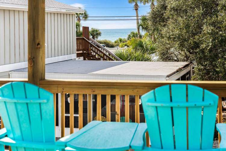 Bid A Wee Beach House & Bungalow Preview 0