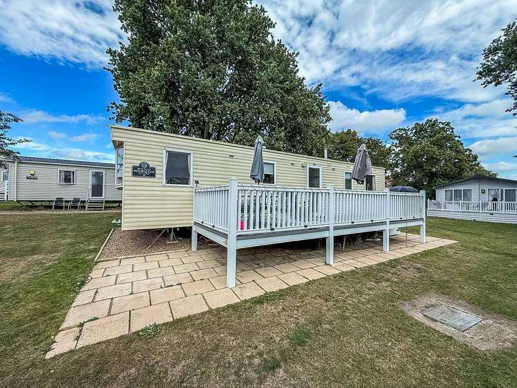 46713V ⭐- Valley Farm, 3 bed, 8 berth caravan with side decking. Emerald rated. Preview 0