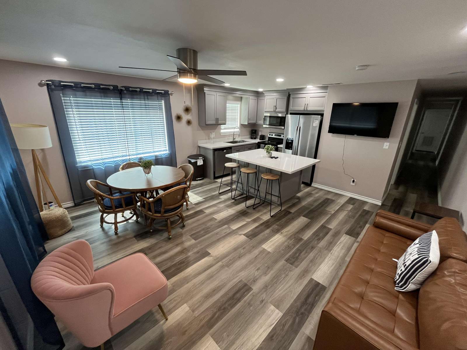 Fully renovated Island Getaway Preview 0