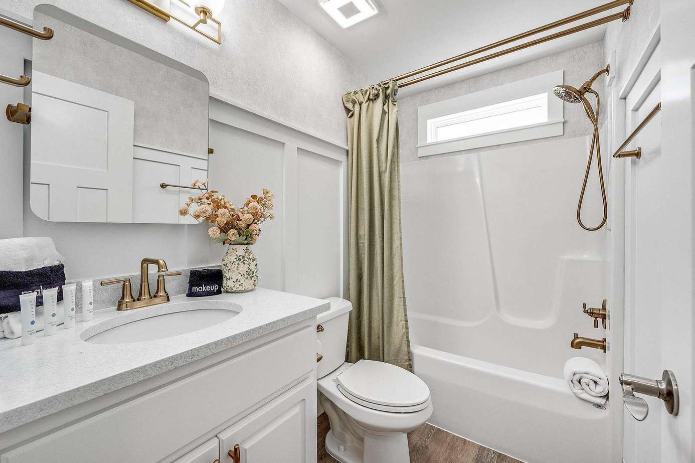 2813 Lagoon Knoll | Chalet Blanc