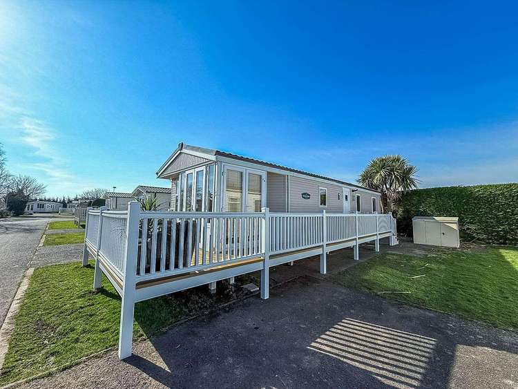 33003M⭐ – Morningside area, 3 bed, 8 berth caravan with decking and close to amenities. Ruby rated. Preview 0