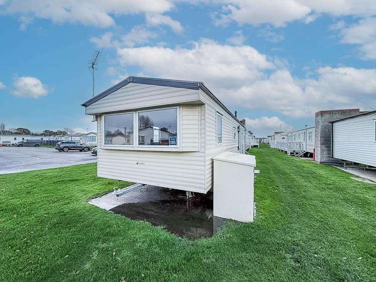 17181P⭐ – Pines area, 3 bed, 8 berth caravan with D/G and C/H. Ruby rated. Preview 0