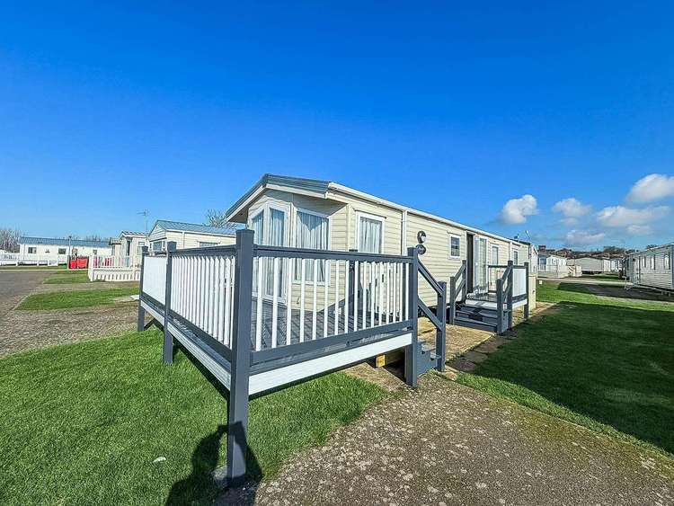 23036C⭐ – Chelsea area, 2 bed, 6 berth caravan with decking, D/G and C/H. Diamond Rated. Preview 0