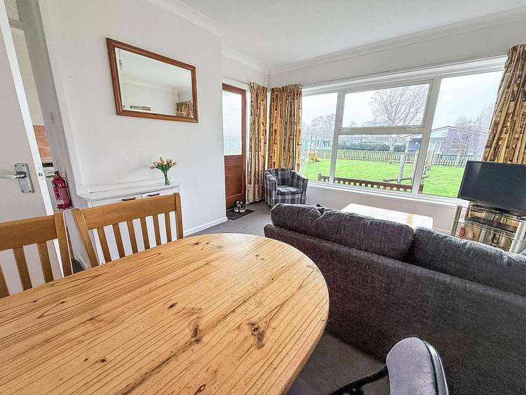 12020B⭐ – Broadlands Marina, 2 bed, 6 berth chalet with D/G & electric panel heaters. Opal rated. Preview 5