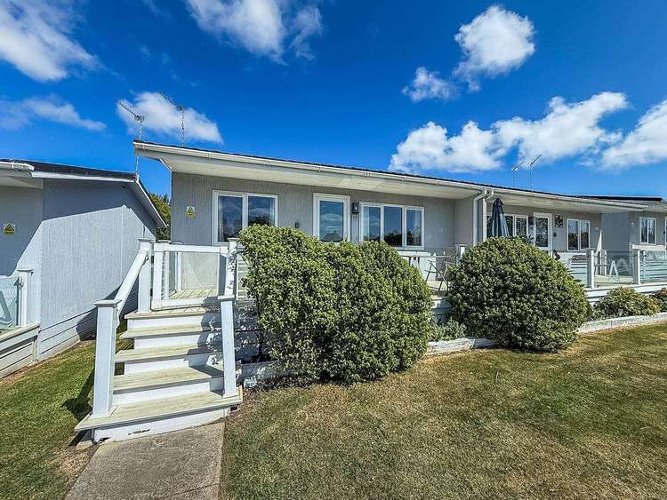 12077B⭐ – Broadlands Marina, 2 bed, 4 berth chalet with D/G & electric panel heaters. Ruby Rated. Preview 0