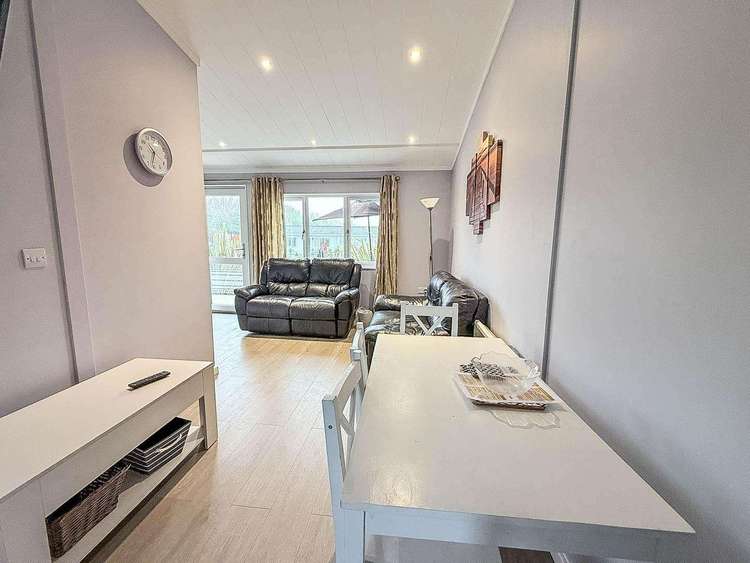 12080B⭐ – Broadlands Marina, 2 bed, 4 berth chalet with D/G & electric panel heaters. Opal rated. Preview 5