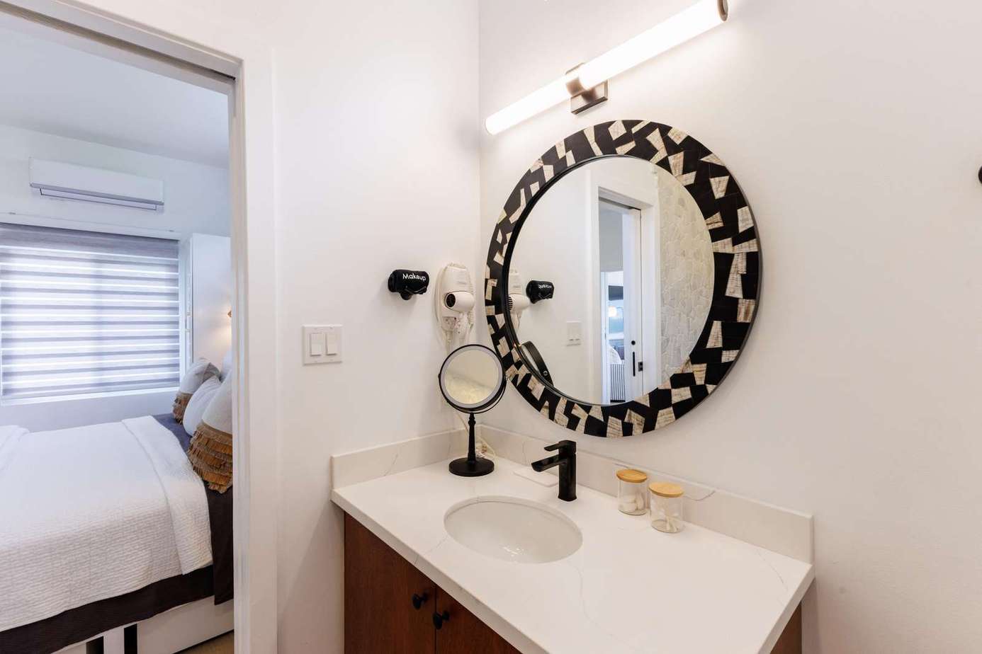 ensuite bathroom 1