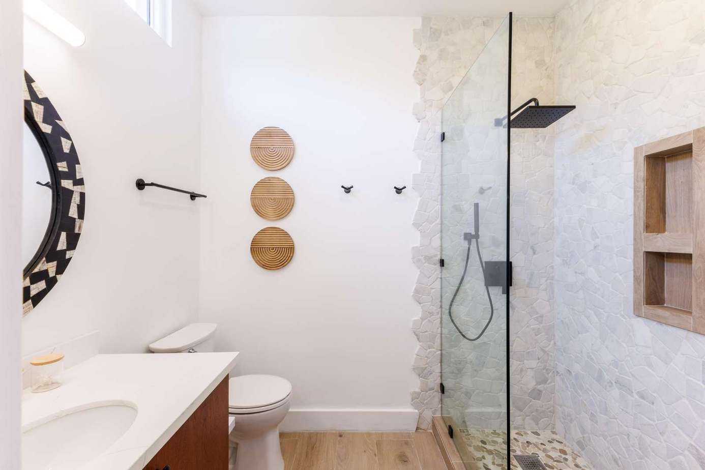 ensuite bathroom 1
