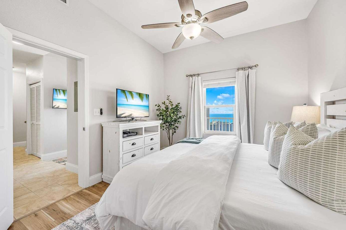 Laketown Wharf #2032 | Coastline Cove