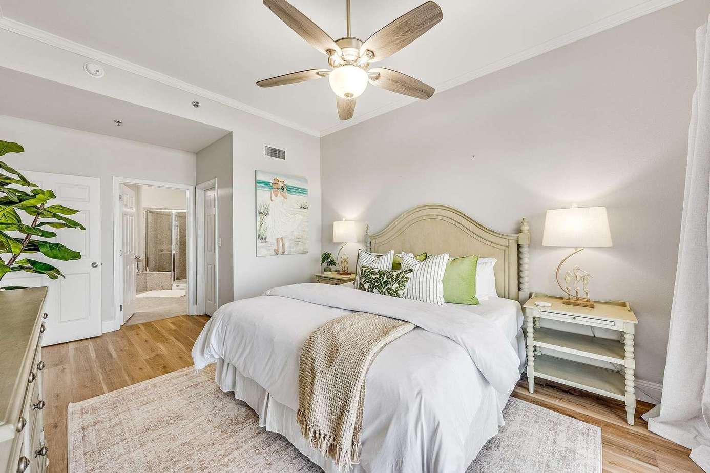 Laketown Wharf #2032 | Coastline Cove