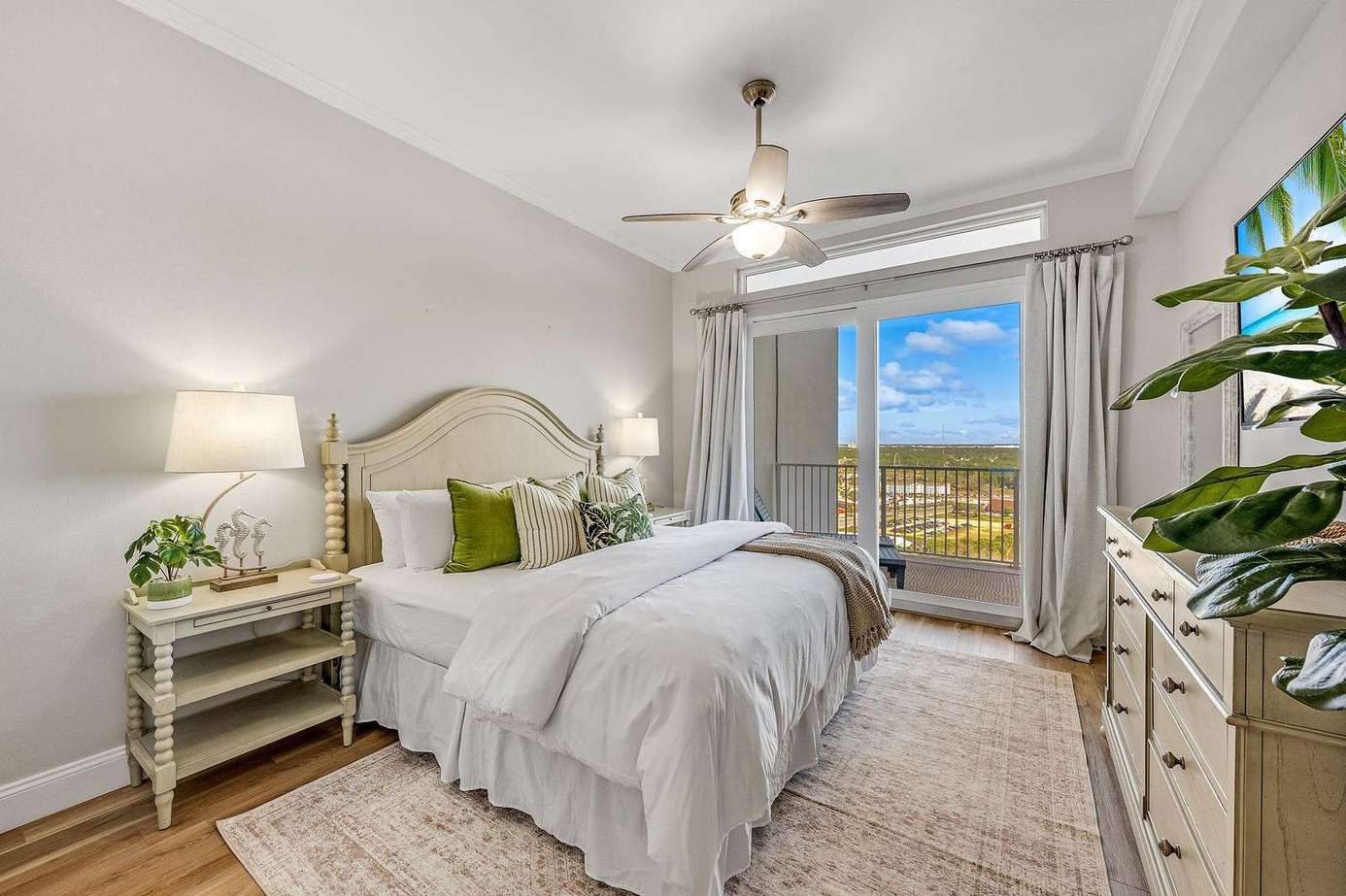 Laketown Wharf #2032 | Coastline Cove