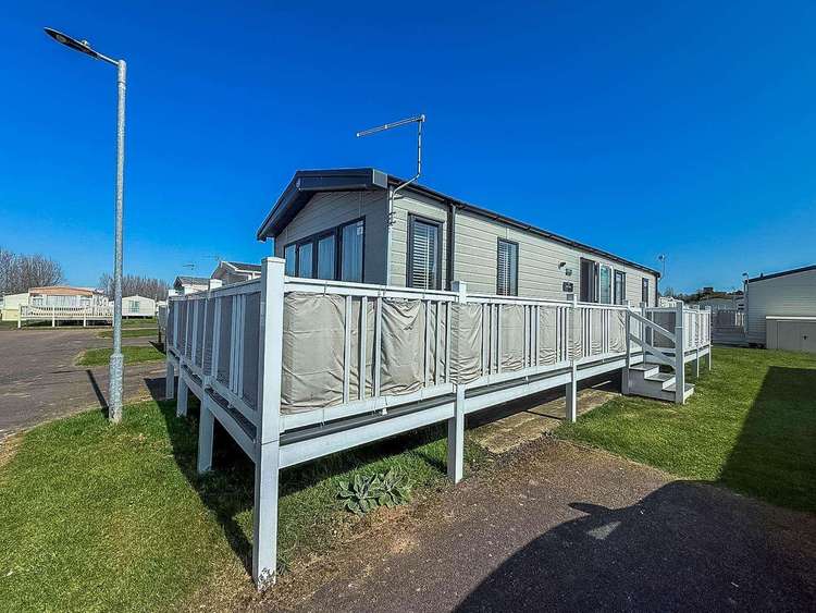 23015C⭐ – Chelsea area, 2 bed, 6 berth caravan with decking, D/G and C/H. Diamond Rated. Preview 0