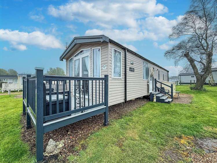 12097B⭐ – Broadlands Marina, 2 bed, 6 berth caravan with decking, C/H & D/G. Diamond Rated. Preview 0