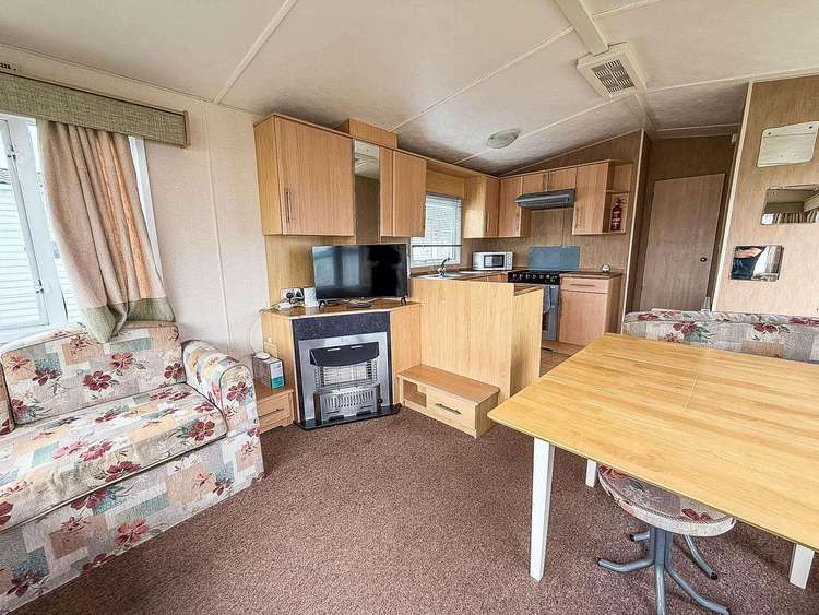 28015MV⭐ – Mallard View, 3 bed, 8 berth caravan with D/G and C/H. Emerald rated. Preview 5