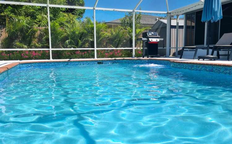 Pool Home – 5302 36TH AVENUE DR W