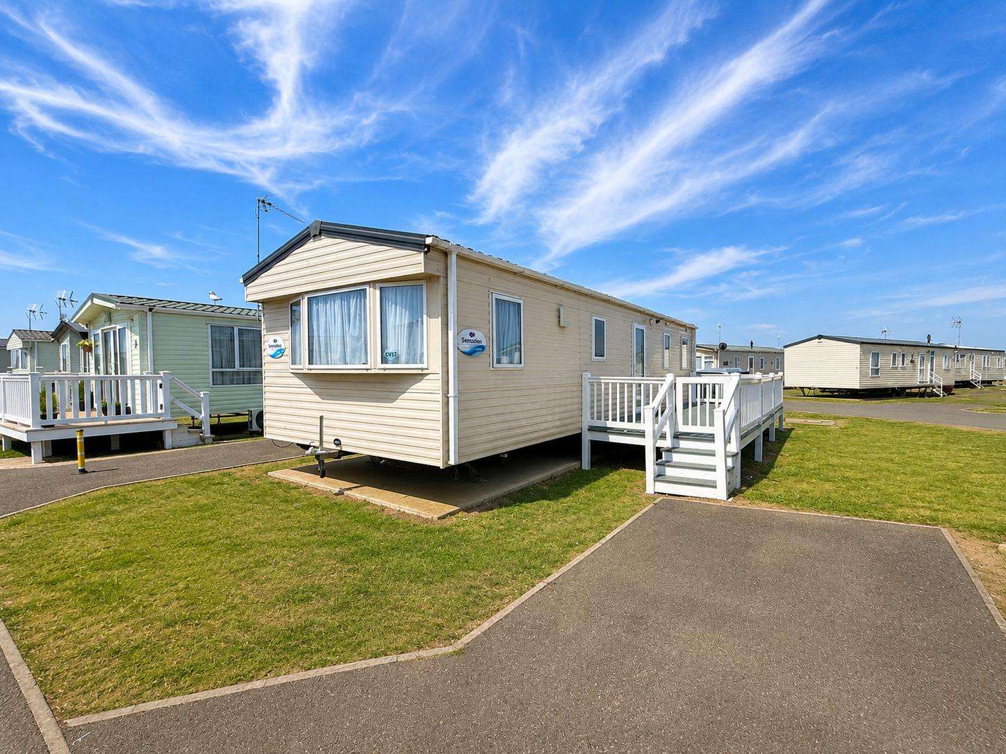 Park outside your static caravan and get ready to start you UK holidays. - property