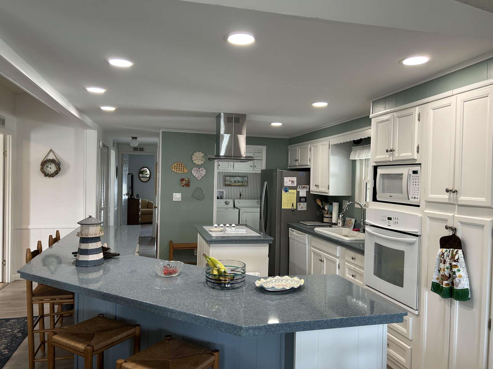 Three Bedroom Waterfront Beach House in Oceanside Village Preview 0