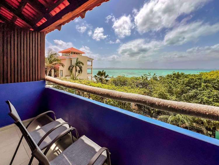 Casa de los Suenos – Family Ocean View Room Preview 0