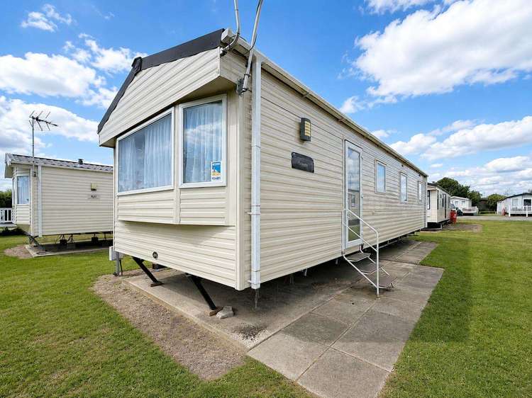 44201G⭐ – Field 2, 3 bed, 6 berth caravan with C/H and D/G. Ruby rated. Preview 0