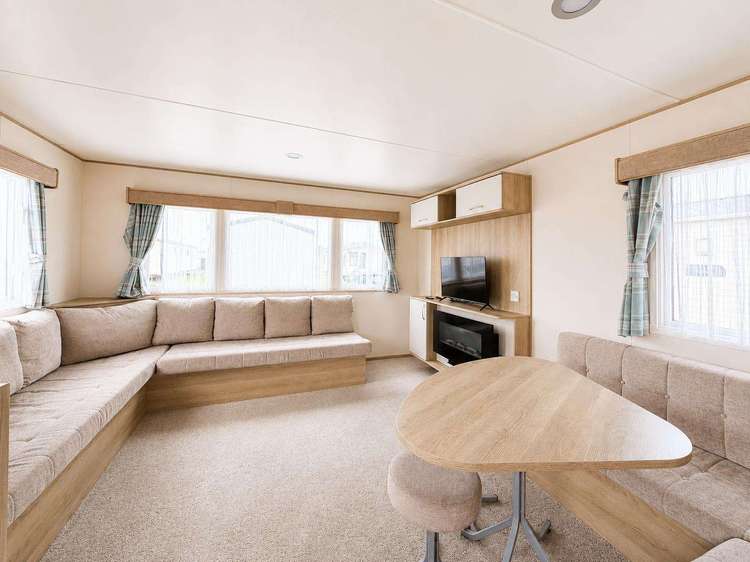 44206V⭐ – Field 2, 3 bed, 8 berth caravan with D/G and C/H. Ruby rated. Preview 4
