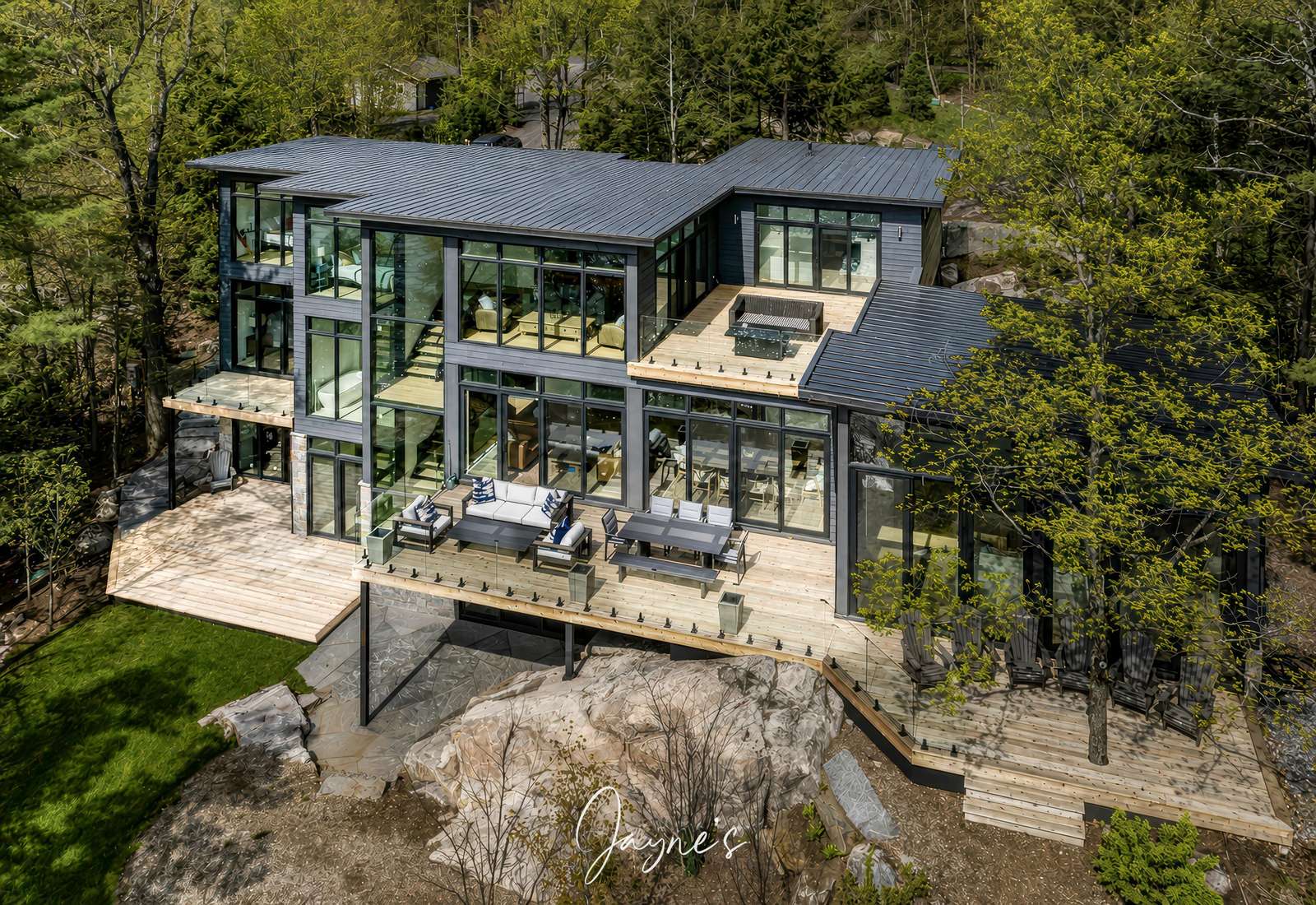 Cottage - Lake Side