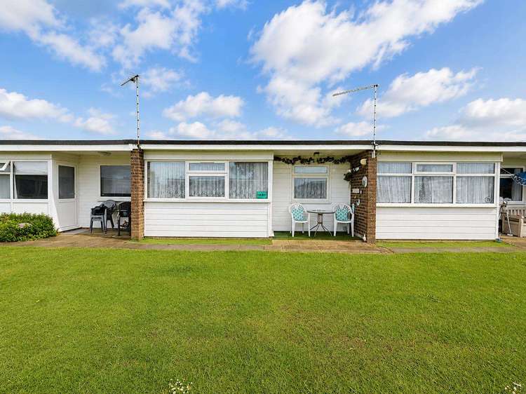 83070S⭐ – 2 bed, 4 berth chalet. Opal rated. Preview 1