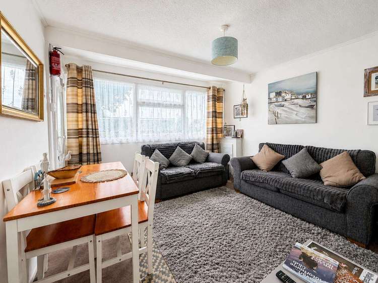 83070S⭐ – 2 bed, 4 berth chalet. Opal rated. Preview 5