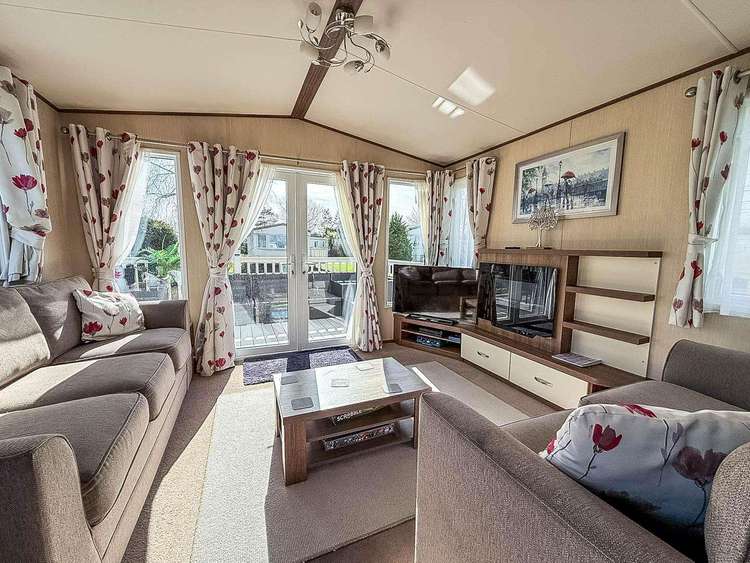 33044M⭐ – Morningside, 3 bed, 8 berth caravan with full-wrap decking and pond view. Opal rated. Preview 5