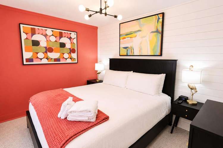 Room 1: Roxy Riviera Preview 0