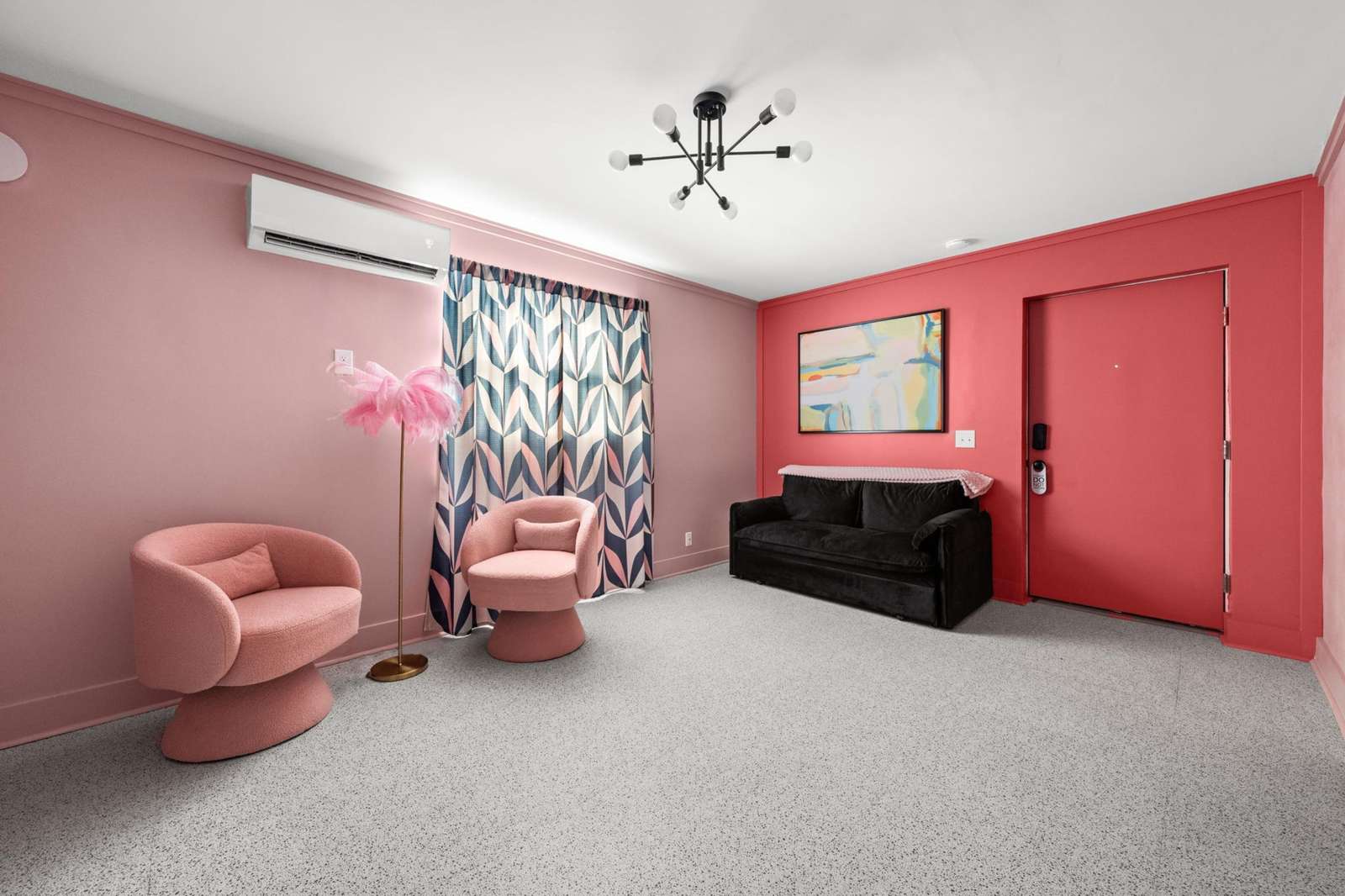 Room 1: Roxy Riviera Preview 0