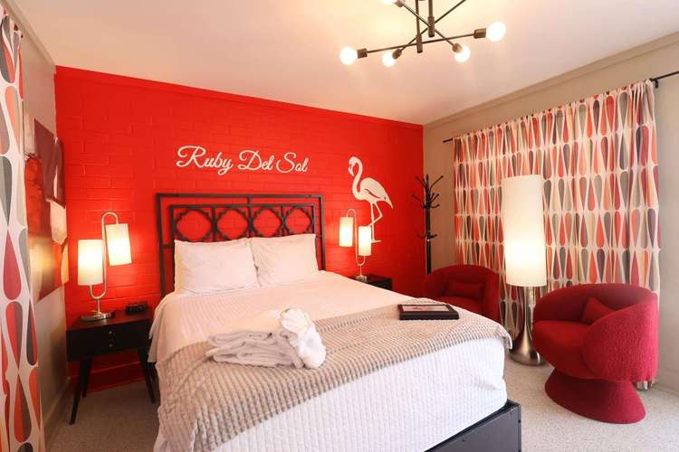 Room 4: Ruby Del Sol Preview 0