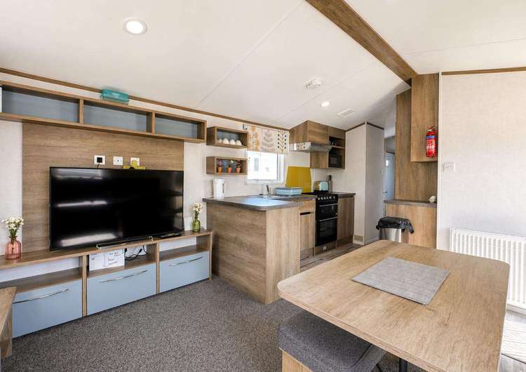 20004BS⭐ – Broadlands, 3 bed, 6 berth caravan with D/G and C/H. Ruby rated. Preview 4