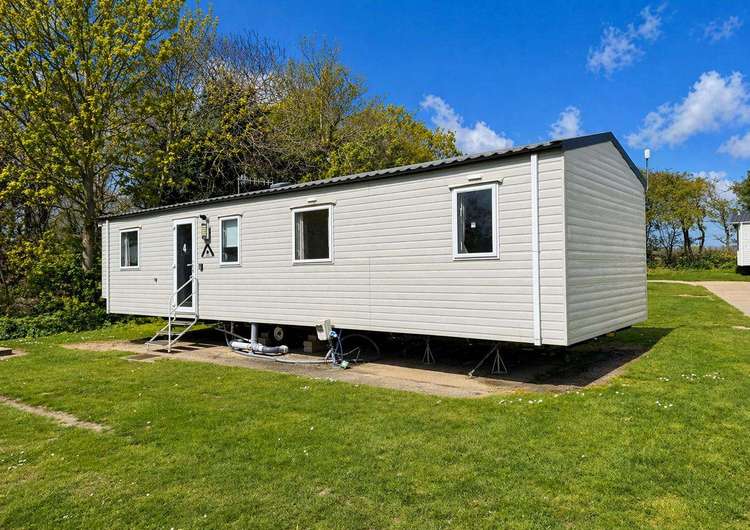 20004BS⭐ – Broadlands, 3 bed, 6 berth caravan with D/G and C/H. Ruby rated. Preview 0