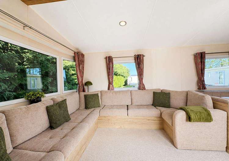 33033E⭐ – Elms area, 3 bed, 8 berth caravan with D/G and C/H. Ruby rated. Preview 4