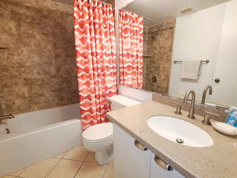 Precioso condo 2/2 en planta baja · comunidad tipo resort – Foto 9