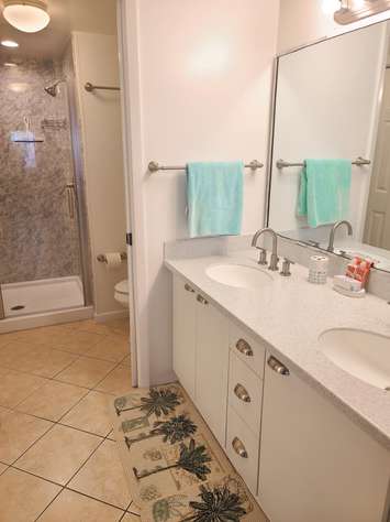 Precioso condo 2/2 en planta baja · comunidad tipo resort – Foto 7