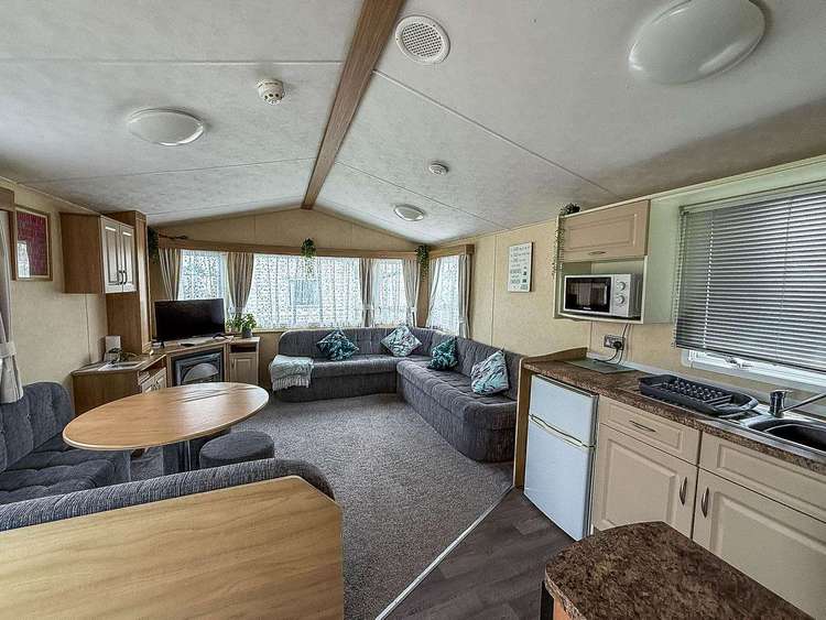 50008G⭐ – Grouse, 3 bed, 8 berth caravan with side decking. Emerald rated. Preview 5