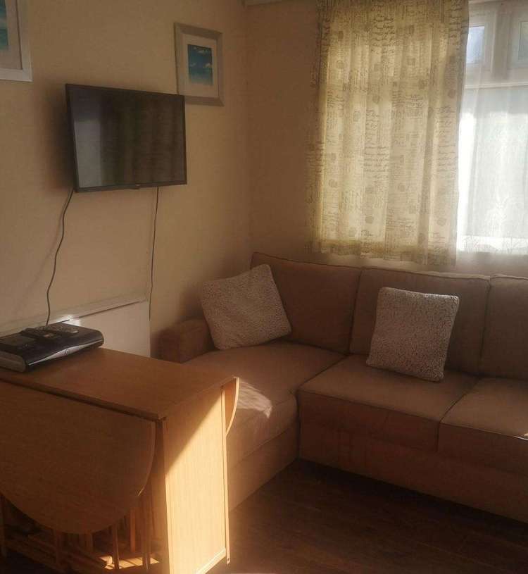 97009S⛱️ – Sandown Bay, 2 bed, 4 berth chalet. Ruby rated. Preview 2